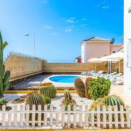 Playa De Fanabe Sleeps 6 With Pool Air Con And Wifi Costa Adeje (Tenerife)