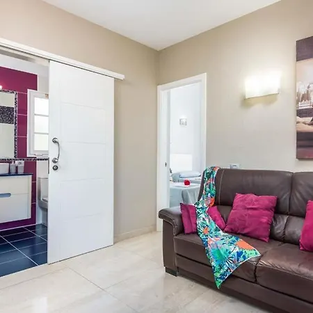 Playa De Fanabe Sleeps 6 With Pool Air Con And Wifi Villa