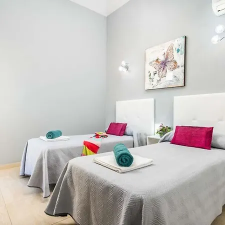 Villa Playa De Fanabe Sleeps 6 With Pool Air Con And Wifi