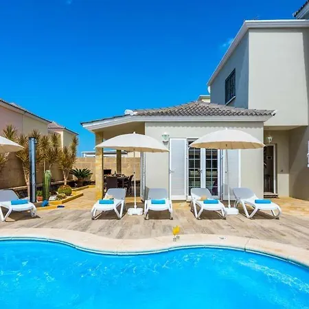 Villa Playa De Fanabe Sleeps 6 With Pool Air Con And Wifi *