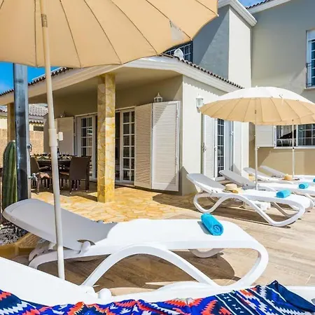Playa De Fanabe Sleeps 6 With Pool Air Con And Wifi