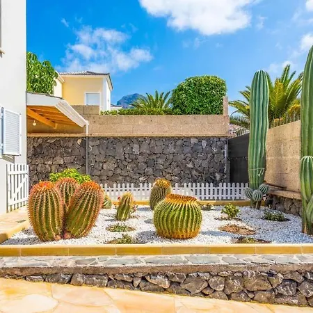 Playa De Fanabe Sleeps 6 With Pool Air Con And Wifi