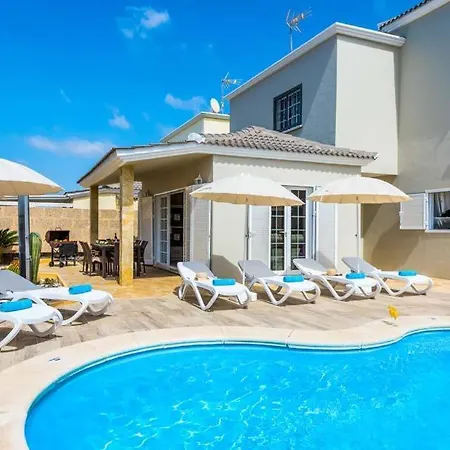 Playa De Fanabe Sleeps 6 With Pool Air Con And Wifi Villa