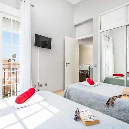 Villa Playa De Fanabe Sleeps 6 With Pool Air Con And Wifi *